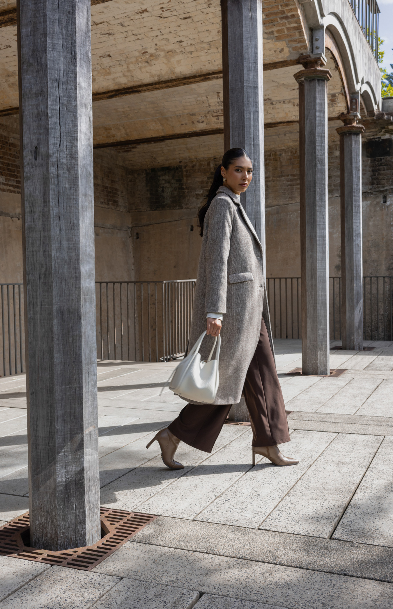 Multi-Way Pebbled Vegan Leather Bucket Bag with Detachable Internal Pouch (WBG188)